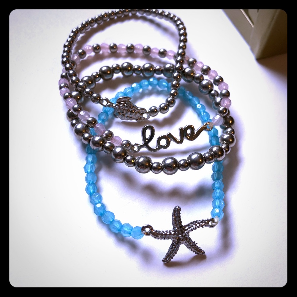 ❗️3/$7 Set of four elastic beaded bracelets